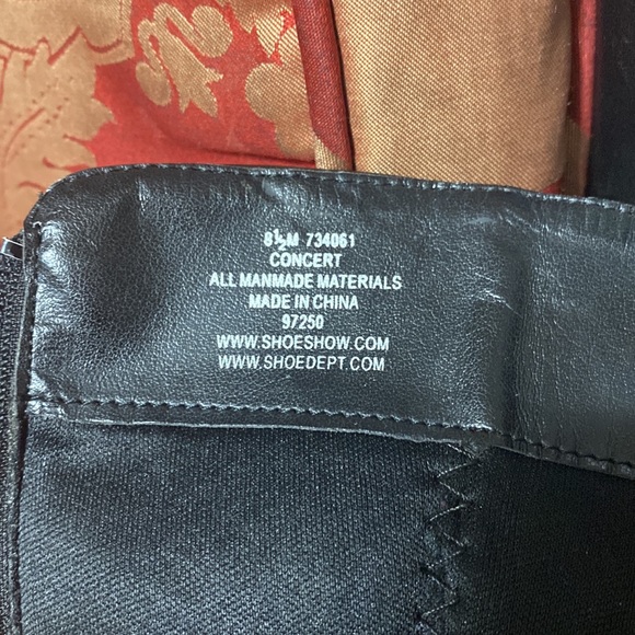 Concert ladies black heel zippered boots with side buckle design; size 8 1/2M - Picture 7 of 7